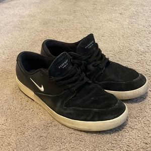 Nike SB Rodriguez Skate Shoes